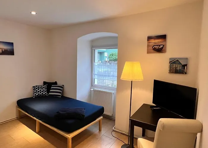 Ferienwohnung Elfriede - Wlan, 2 Baeder, Kueche, Freisitz, 2 Parkplaetze, Im Ortskern